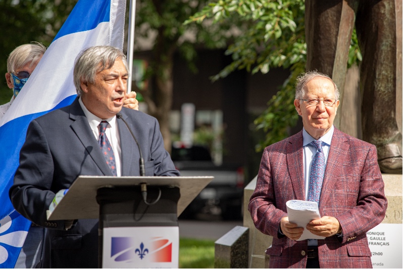 M. Denis Racine coprésident de la CFQLMC et M. Roger Barrette, secrétaire général de la CFQLMC.