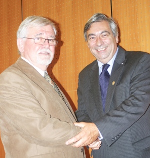 Gilbert Pilleul et Denis Racine, co-président Quebec et co-président France de la CFQLMC.