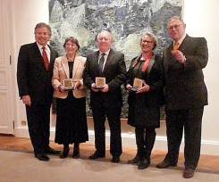 De g. à d. Michel Robitaille, Janine Giraud-Héraud, Georges Poirier, Marie-Agnès Castillon et Jacques Chagnon.