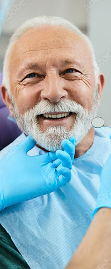 accueil-sourire-homme https://clients-conceptsk8.com/dentistenapierville-home/wp-content/uploads/2024/12/accueil-sourire-homme.jpg