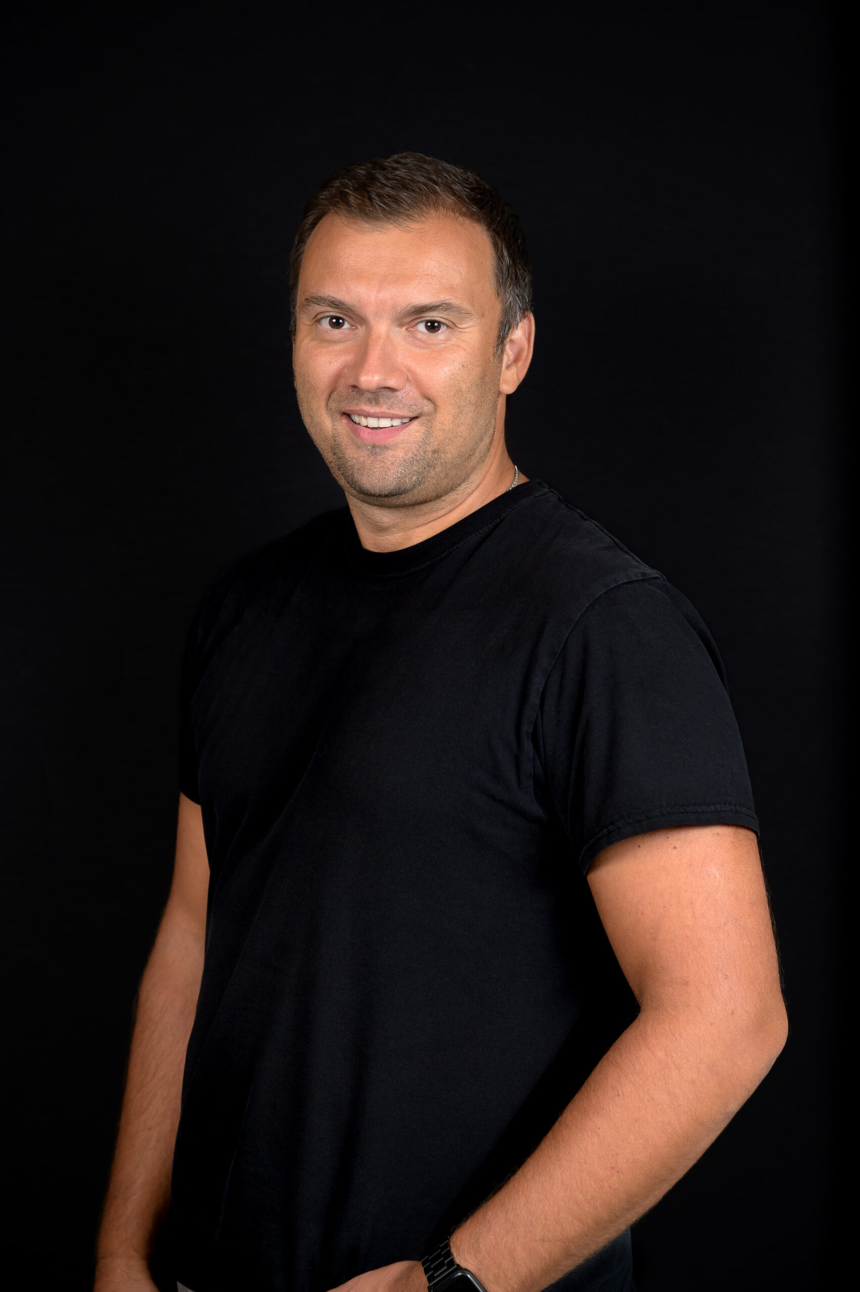 https://clients-conceptsk8.com/dentistenapierville-home/wp-content/uploads/2025/06/RazvanPitic-48-scaled.jpg